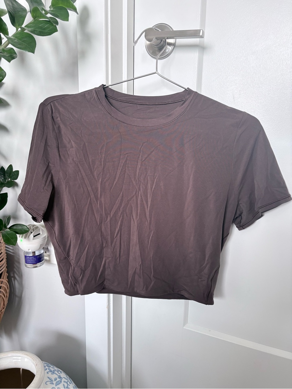lululemon wundermost Crop Tee espresso